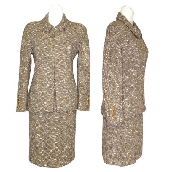 Vintage Chanel 1996 2-piece skirt suit neutral tan tweed CC logo gold buttons 40 - Picture 1 of 14